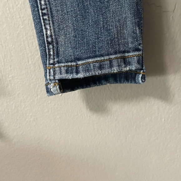 Zara skinny cropped zip fly five pockets blue jeans. Size 2 - Picture 4 of 7